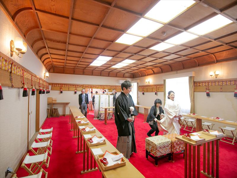エアコン完備の儀式殿での結婚式
