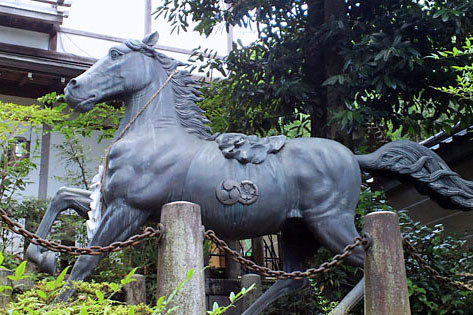 粟田神社の御神馬