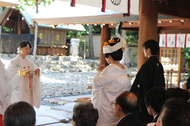 兵庫の廣田神社での結婚式